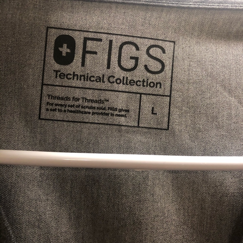 NWOT graphite figs large top